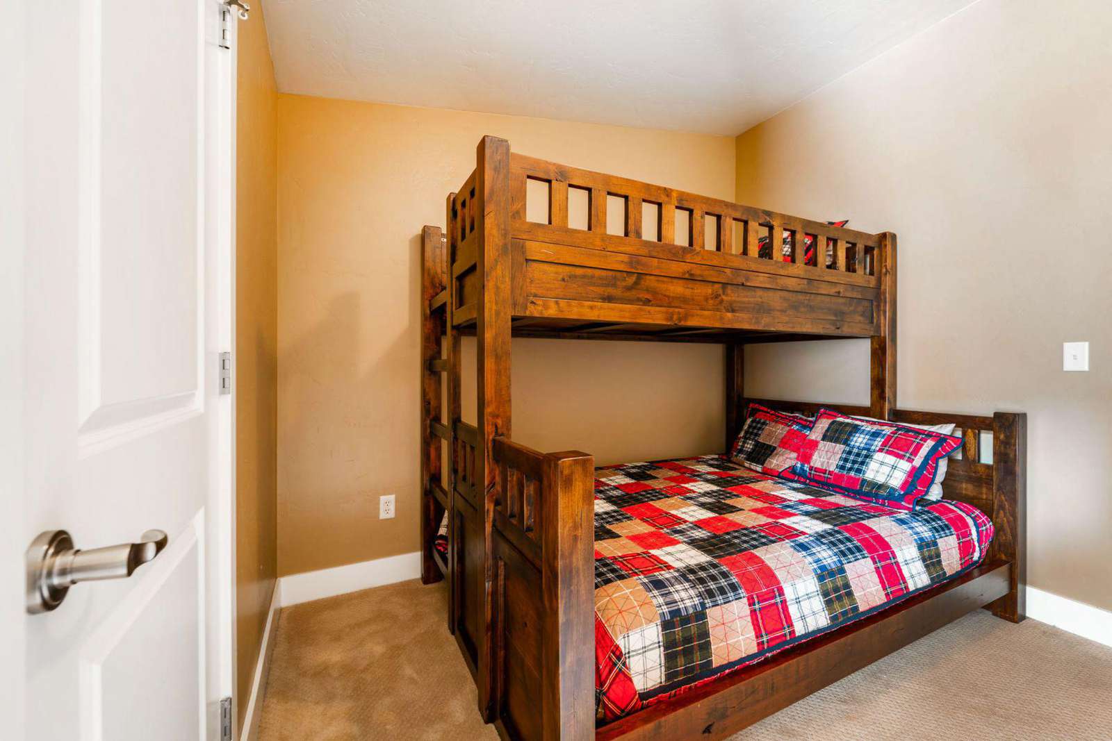Sturdy and comfy bunkbed
