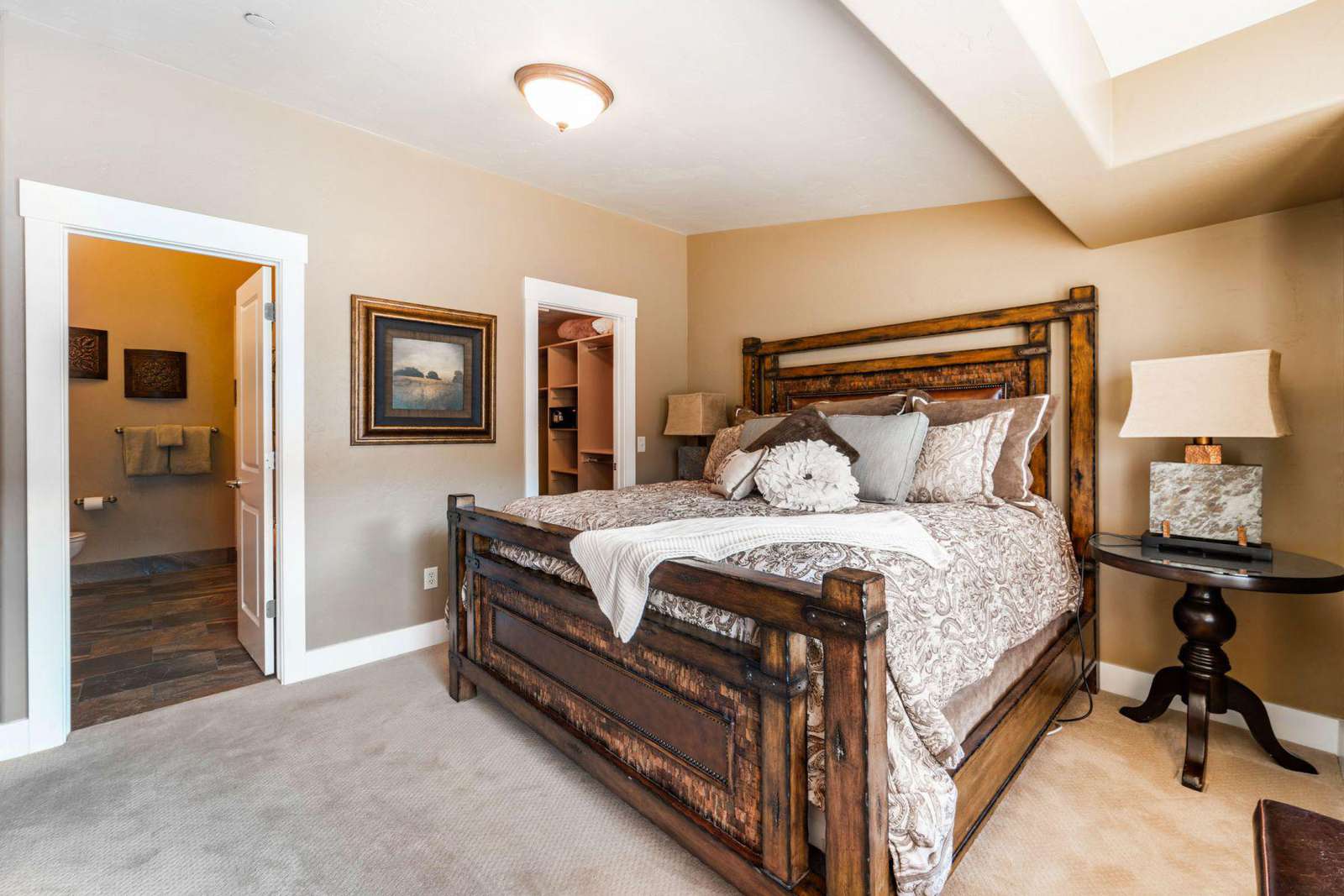 Master bedroom with en suite bathroom