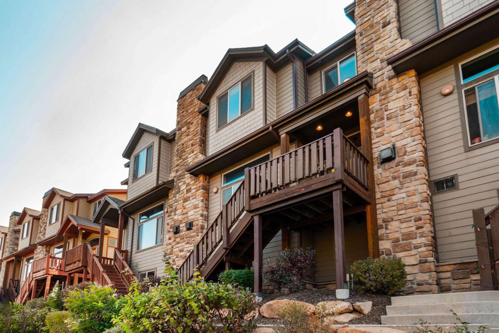 Townhome nestled in quiet Bear Hollow Village