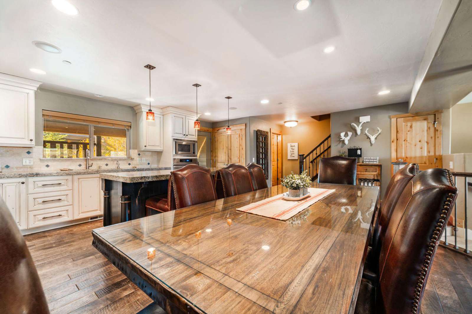 Dining table for up to 8